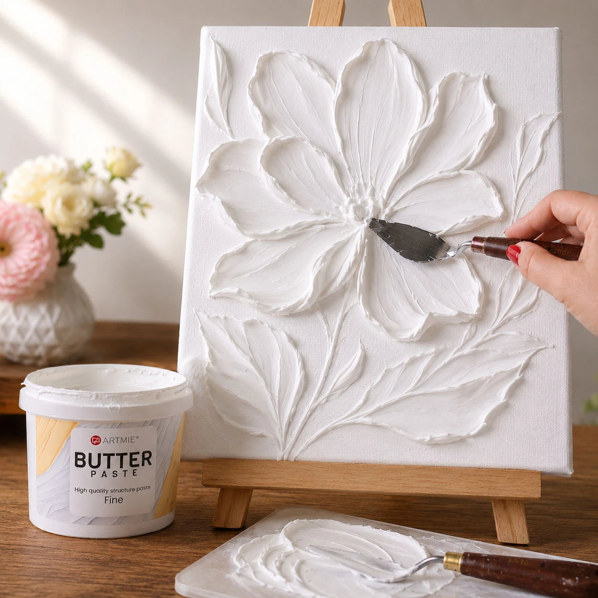 Kvetinový 3D reliéfny obraz vytvorený textúrovacou pastou ARTMIE Butter Fine