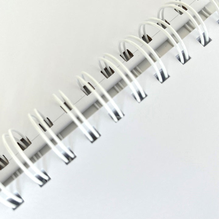 Biely album na scrapbooking 20.5x20.5 cm