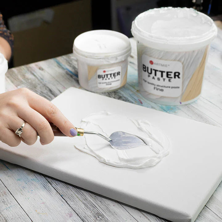Technika nanášania reliéfnej pasty ARTMIE Butter Fine na plátený panel