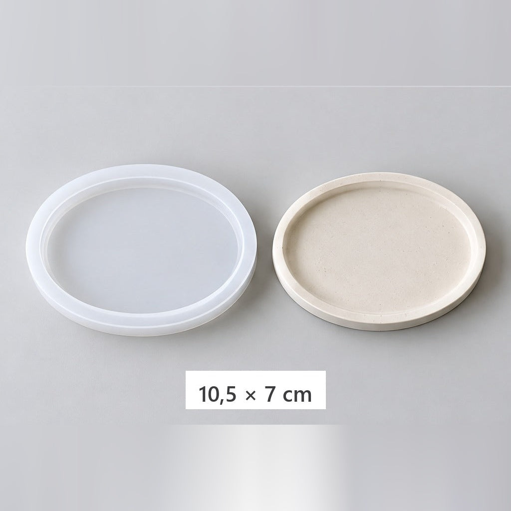 Pružná silikónová forma na odlievanie podnosov a podložiek – oválna podložka – 10,5 × 7 cm