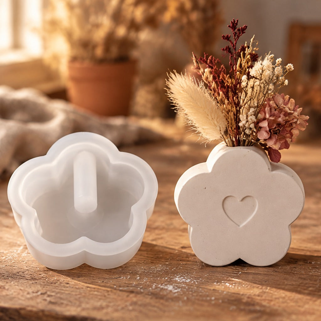 Silikónová forma na odlievanie mini vázičiek na sušené kvety – kvet – 6,1 × 5,9 cm