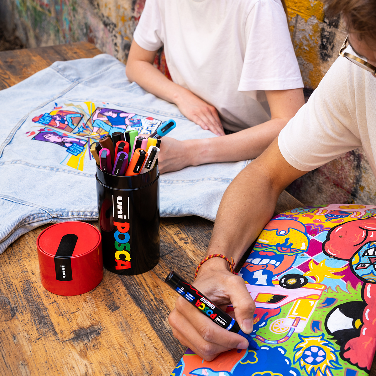 Posca kombinovaná súprava popisovačov v plechovej dóze – 13 ks (PC-3M, PC-5M, PC-5BR)